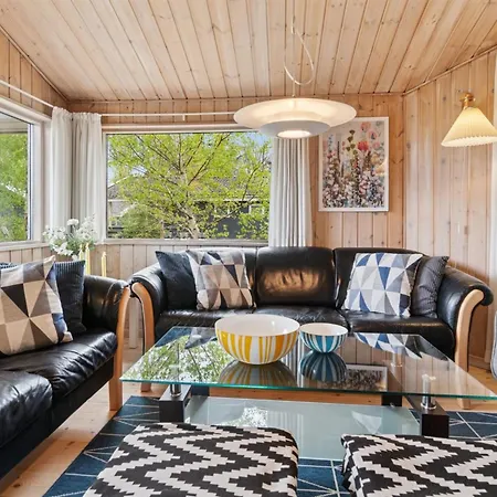 度假居 Apelun - 60m From The Sea By Interhome *
