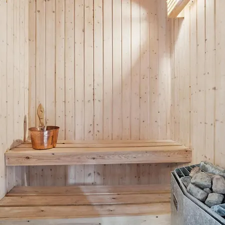 Apelun - 60m From The Sea By Interhome